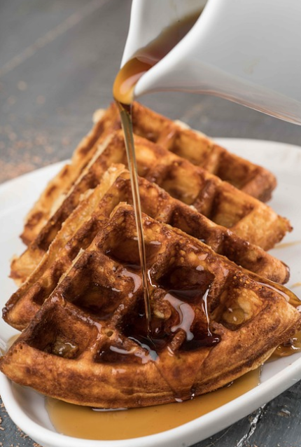 캐나다를 대표하는 맛 – 푸틴과 메이플 시럽 요리의 매력