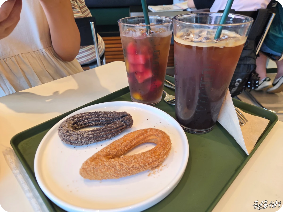 추러스와-아망수추-아이스-아메리카노