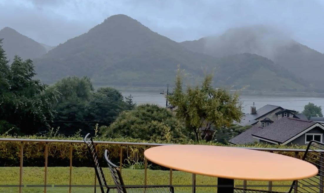 양평의 겨울비 &mdash; 조용히 젖어드는 풍경의 따뜻한 감성