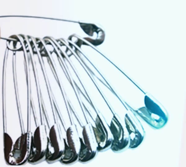 금속-옷핀-여러개