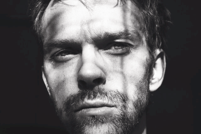 인간의 공포 반응: 우리는 왜 특정한 것들을 두려워하는가?