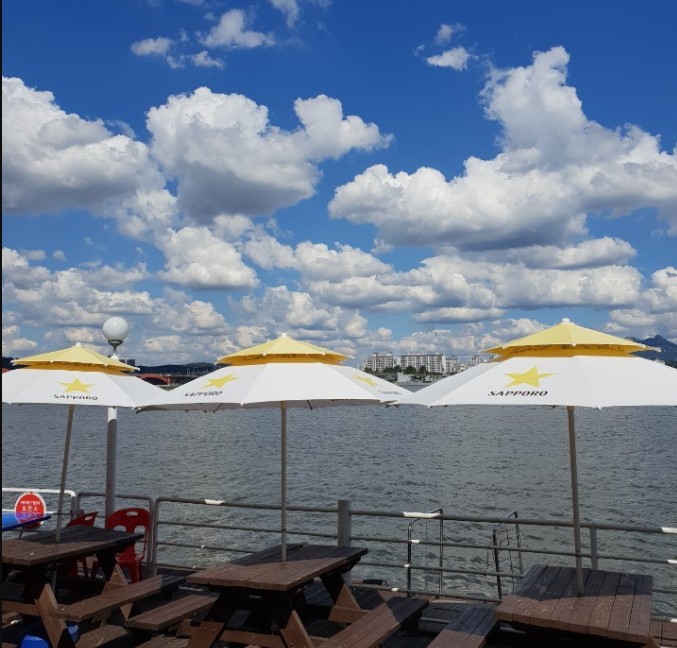 생생정보 한강뷰 연탄구이 삼겹살집 전경