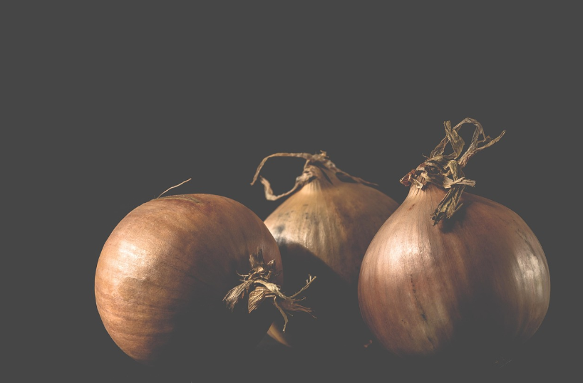 혈관 건강의 파수꾼 양파, 생으로 먹을 때와 익혀 먹을 때의 차이