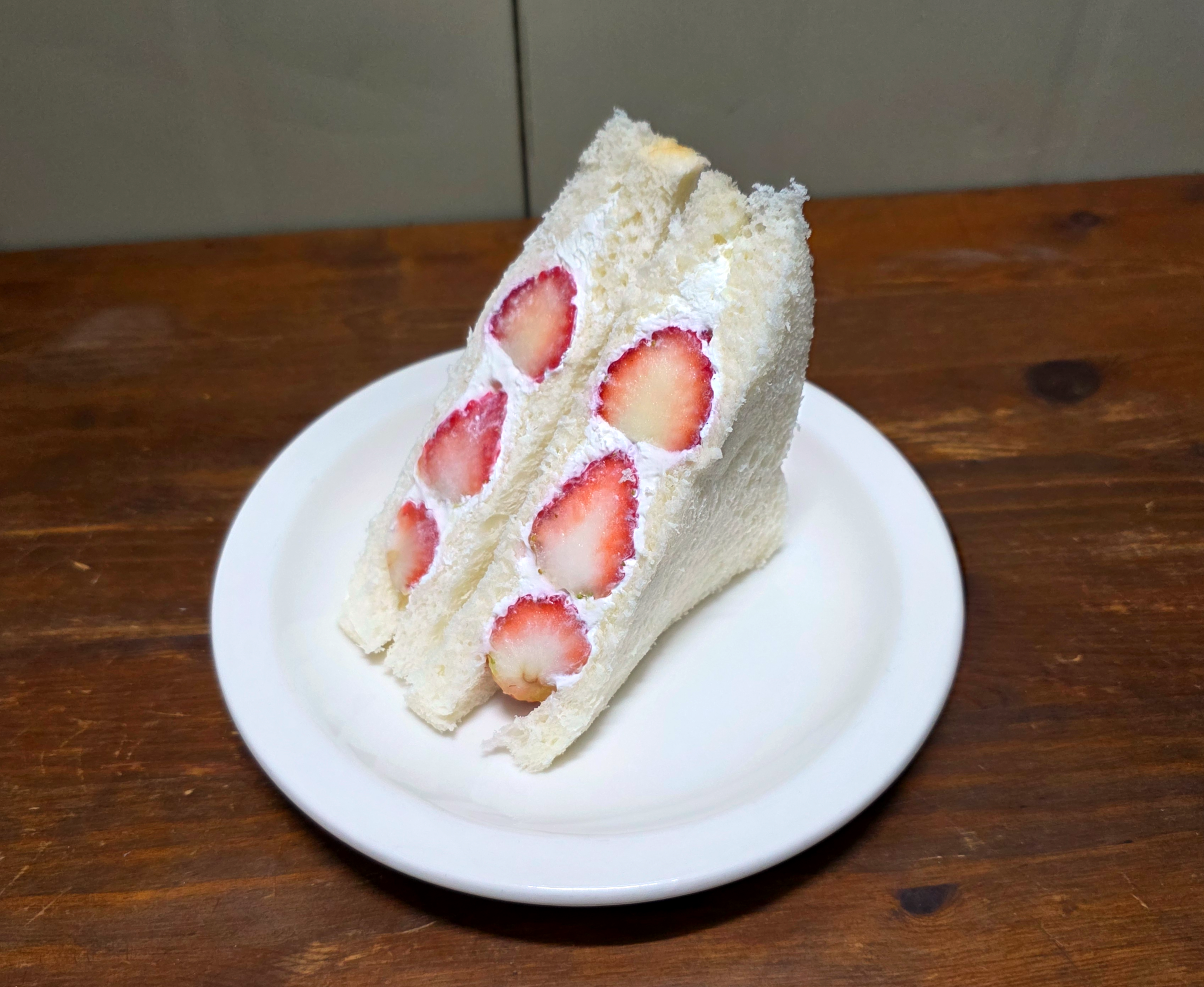 GS25디저트신상맛삼춘딸기샌드