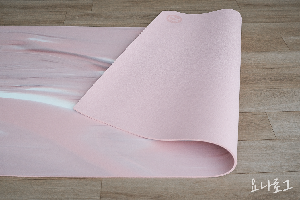 요가매트 요가매트추천 홈트 룰루레몬 룰루레몬요가매트 요가복 요가복추천 요가링 요가링추천 홈트추천 20대여성선물 여자친구선물 30대여성선물 20대여자선물 대학생선물 직장인선물 30대여자선물