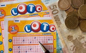 월급으로는 집 못 사는 시대, 고소득층까지 복권에 몰리는 이유