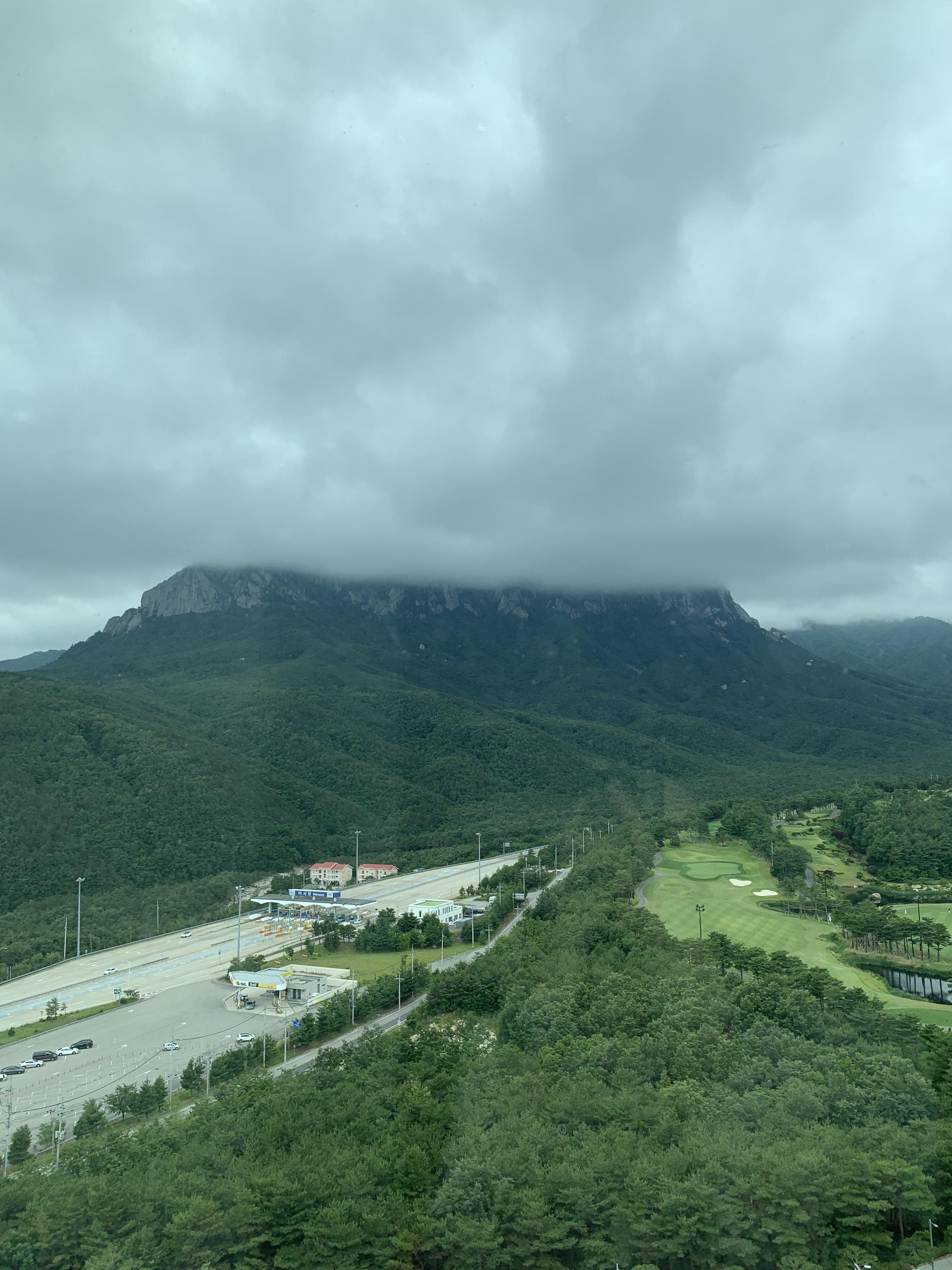 더-엠브로시아-울산바위-카페