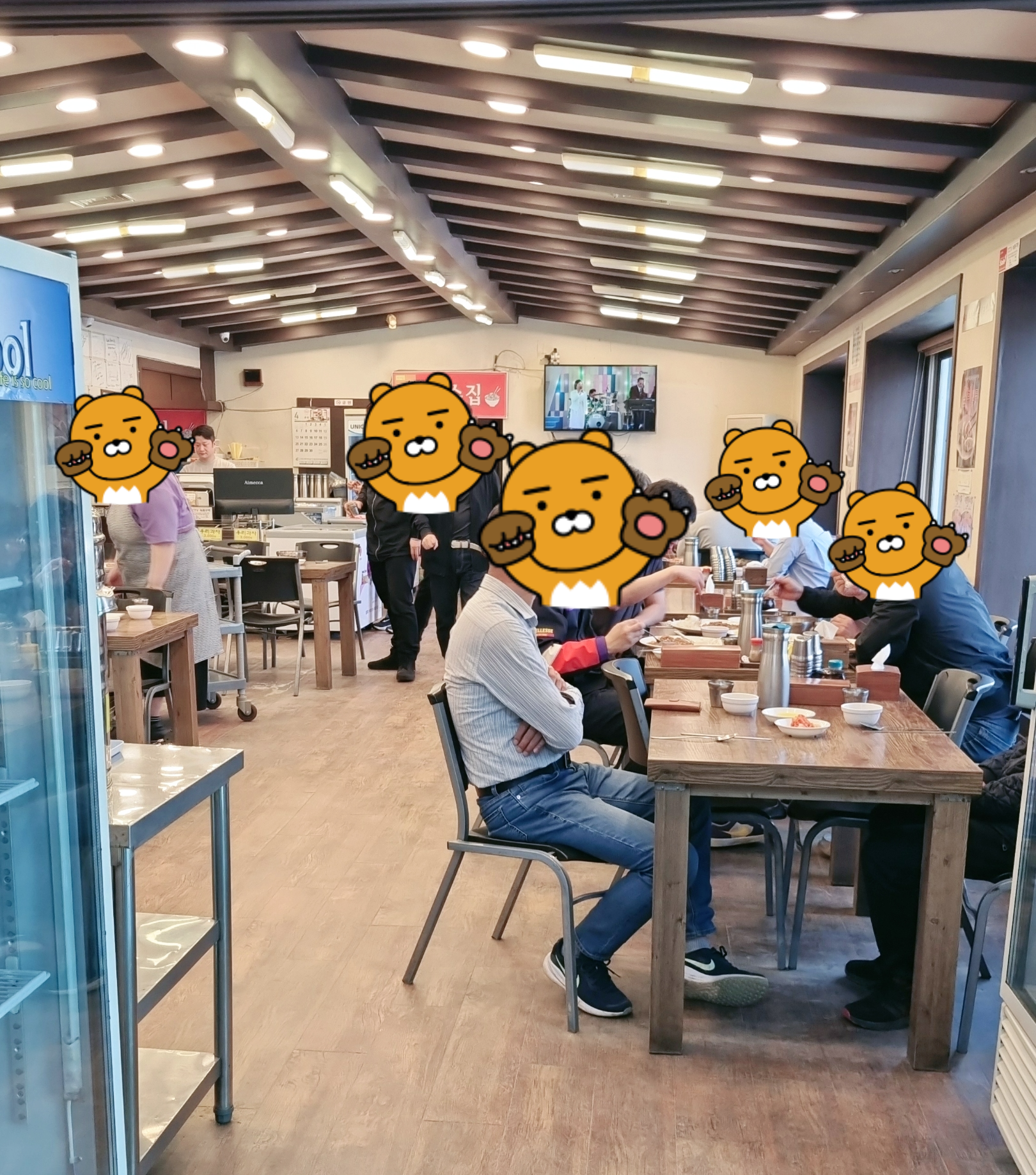 원재순비빔국수 실내 내부