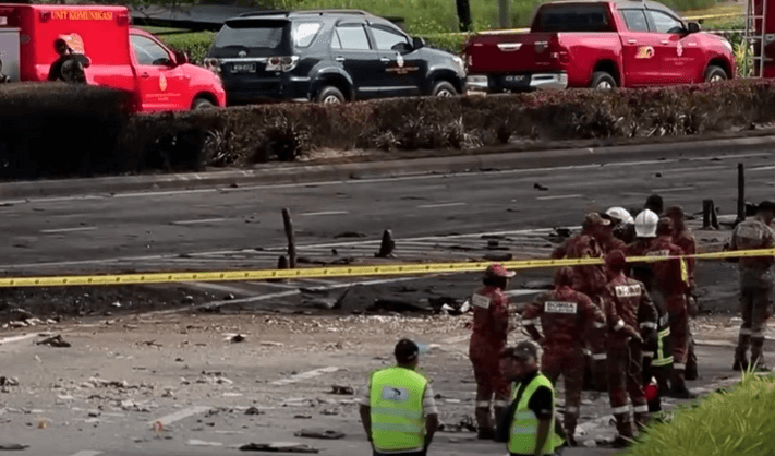 말레이시아 여객기 추락 사고 현장