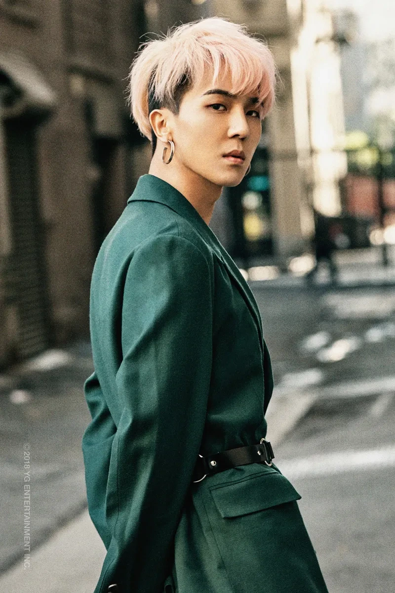 민