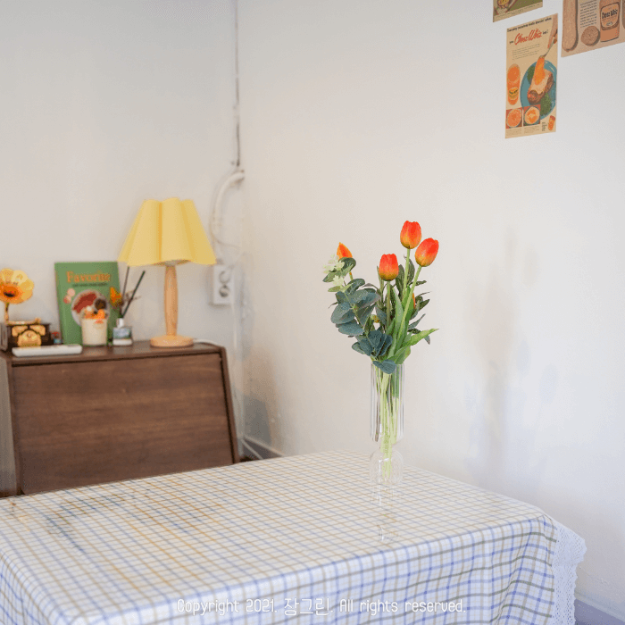 귀여운-소품이-있는-카페