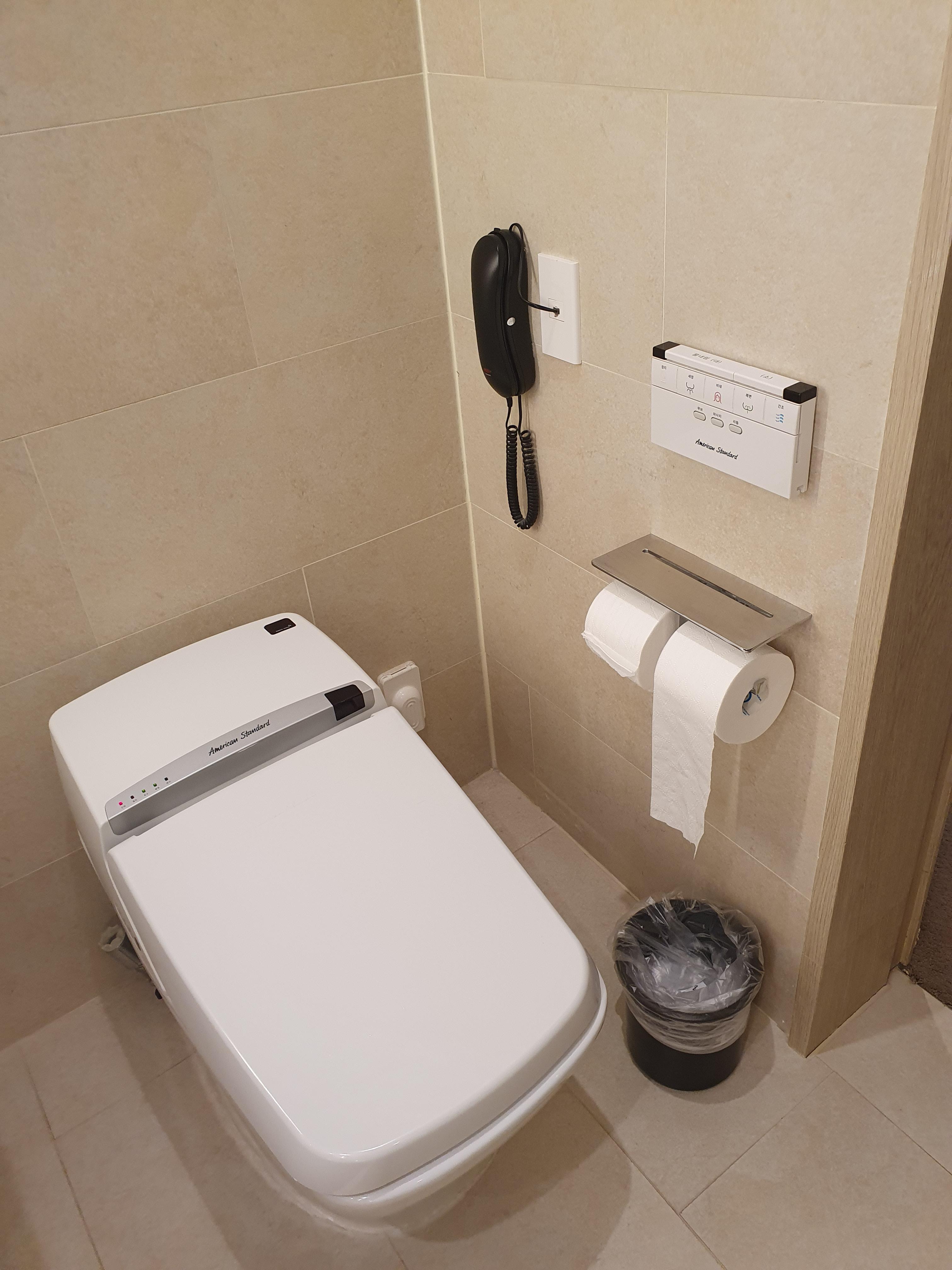 제주 호텔 더본 변기와 비데