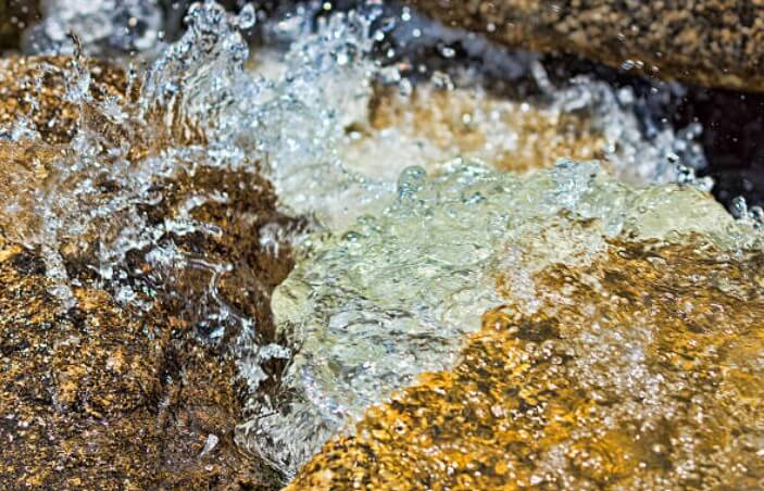 몸이물속에잠기는꿈