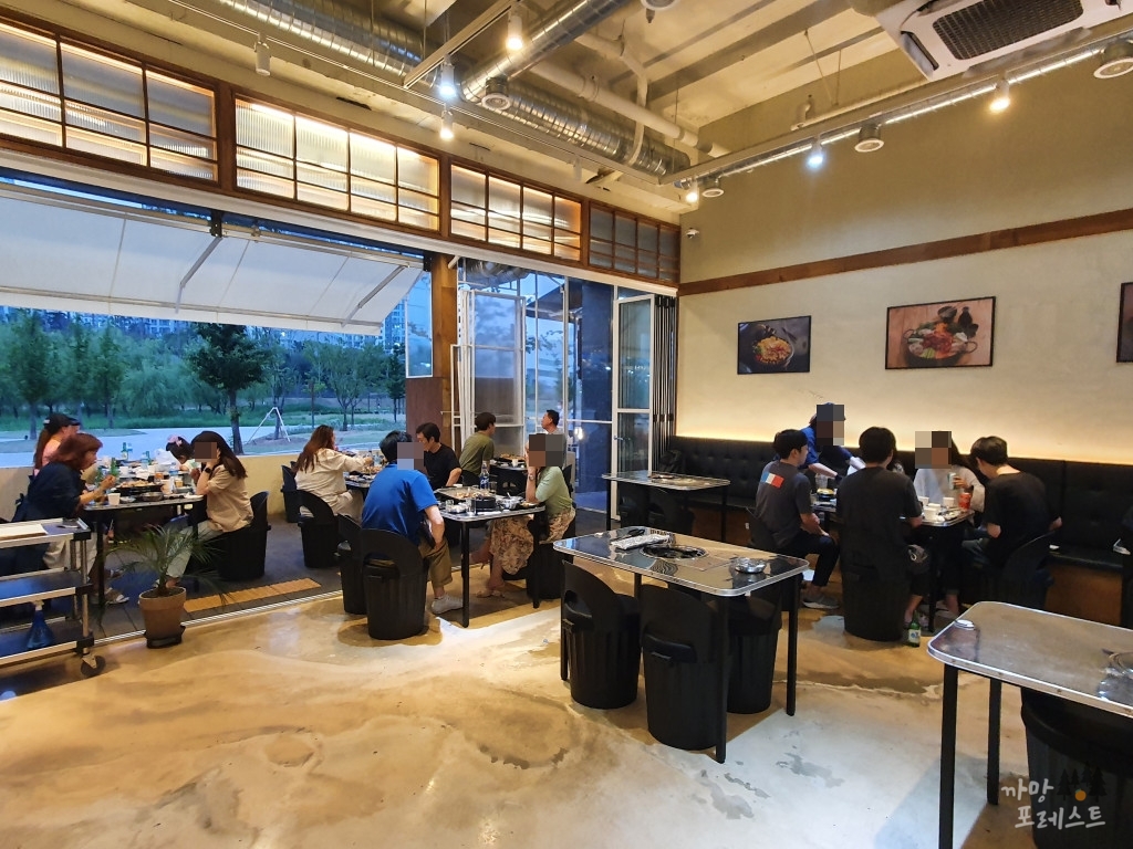 뉴우곱창 매장내부