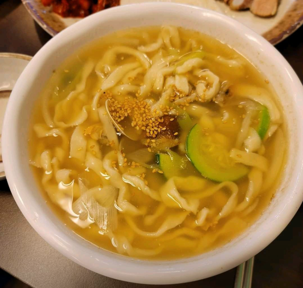 오늘N 부천 비빔칼국수 칼제비 보쌈 오늘은국수먹는날 원미구 당아래비빔국수