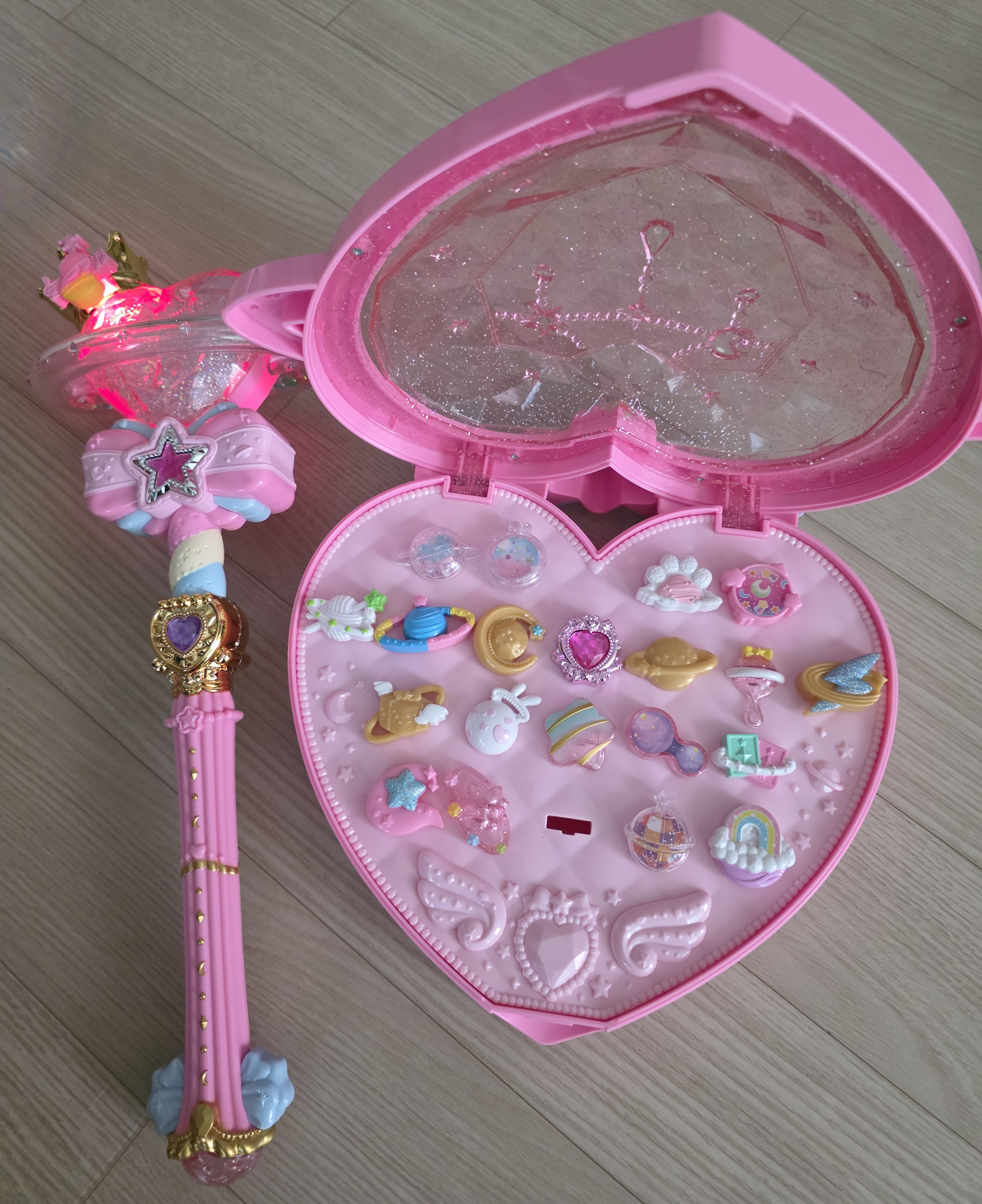 요술봉과-보석함이-세트입니다.