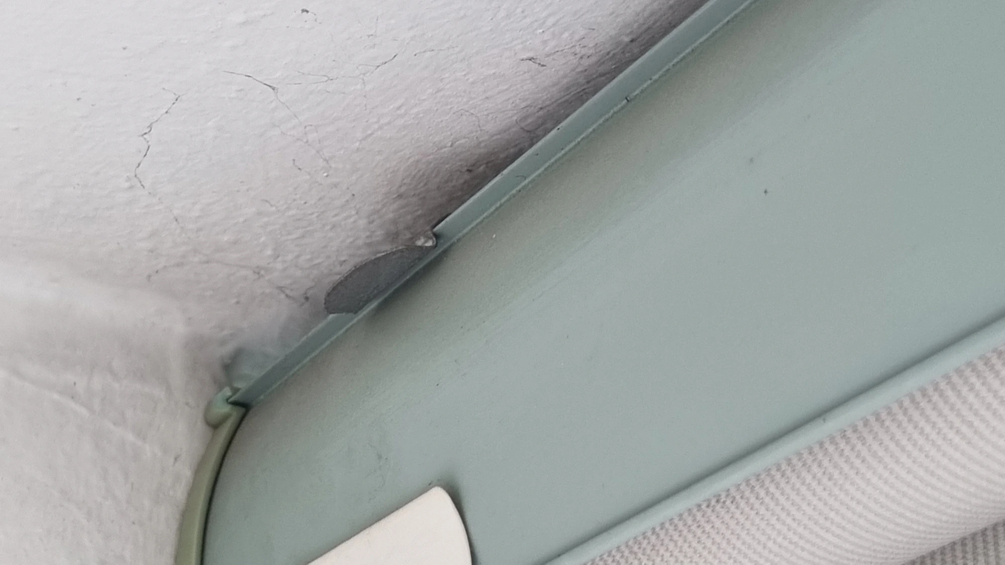 블라인드 레일 고정 모습