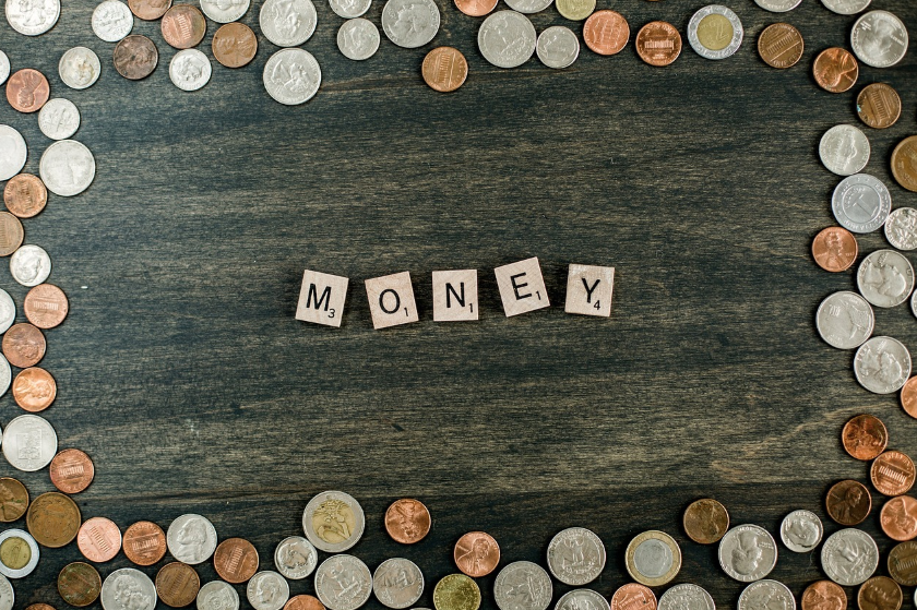 예산과 관련된 돈 사진