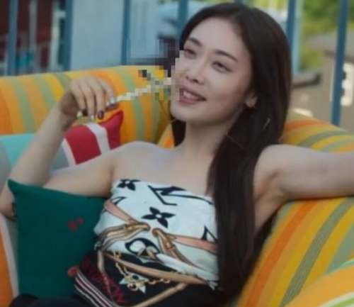 더 글로리 속 이사라를 연기한 김히어라