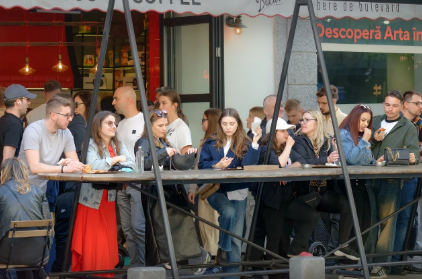 사회적 증거, 왜 우리는 &lsquo;다른 사람들이 한다&rsquo;는 이유로 따라갈까