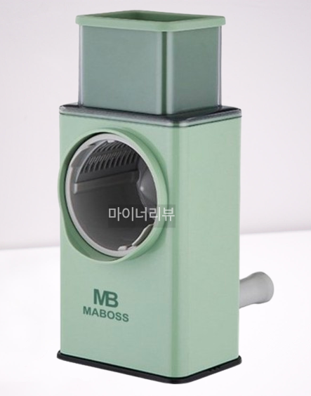 나혼자산다 전현무 채칼 카메라 피아노 LP 스피커 목 온열 마스크 반팔 티셔츠 반바지 정보