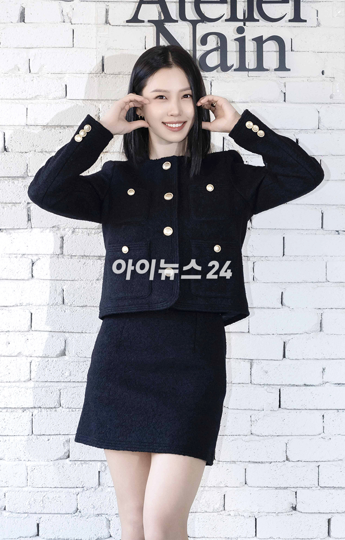 배우 고민시가 21일 서울 용산구 한남동에서 진행된 컨템포러리 여성 브랜드 아틀리에 나인 한남 플래그십 스토어 오픈행사에 참석하고 있다. [사진=아틀리에 나인(Atelier Nain)]