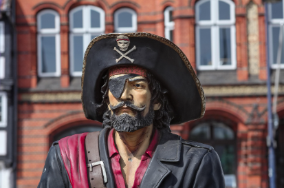 도심 속 해적 전쟁 – 스페인 비고 해적 축제에 참여하다