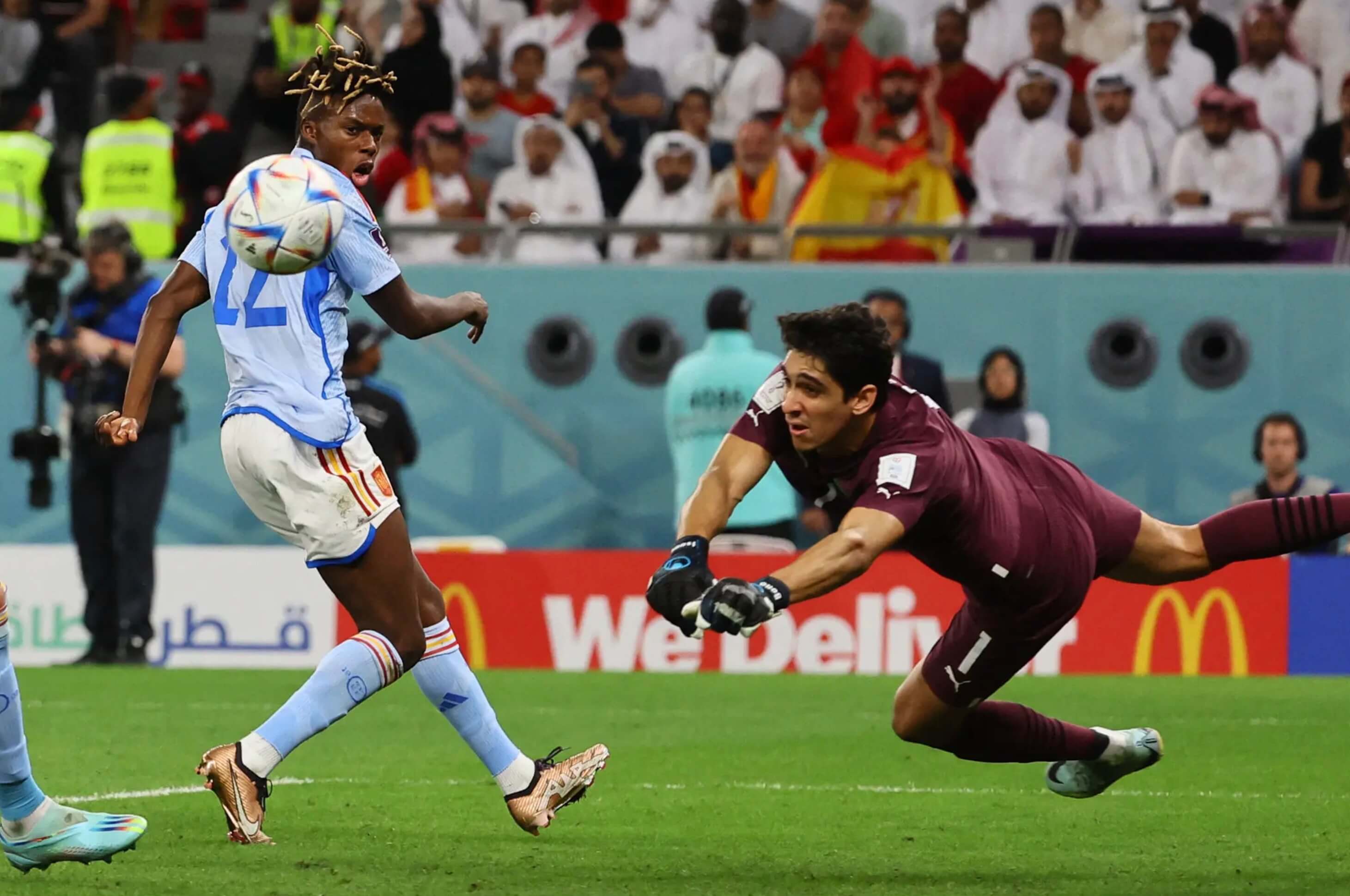 모로코 골키퍼 선방모습