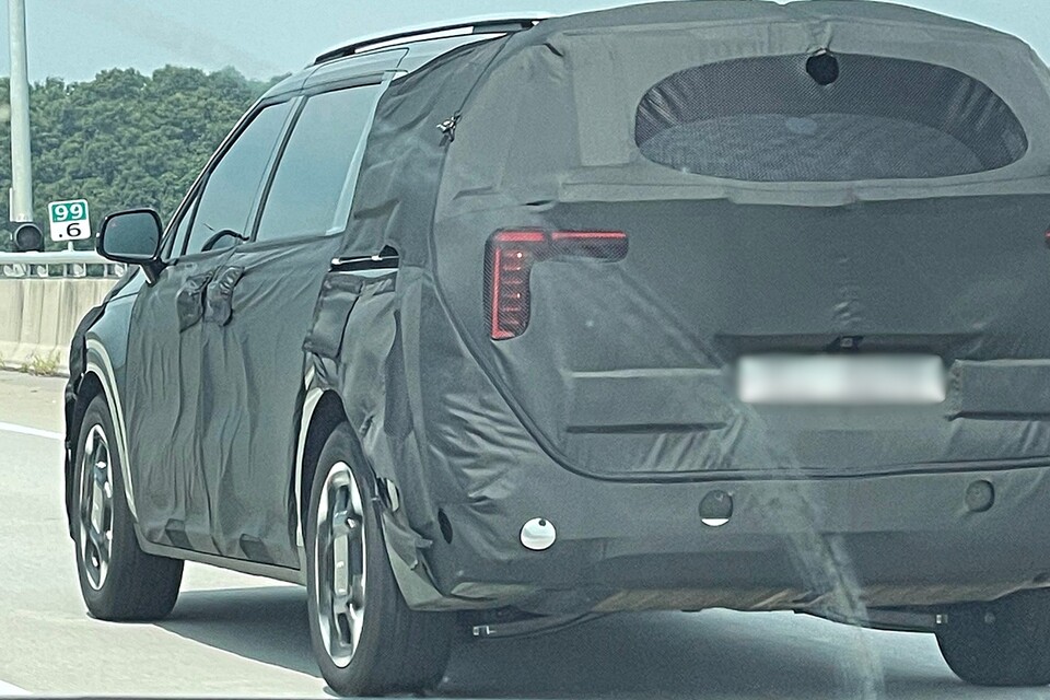 카니발 페이스리프트 스파이샷