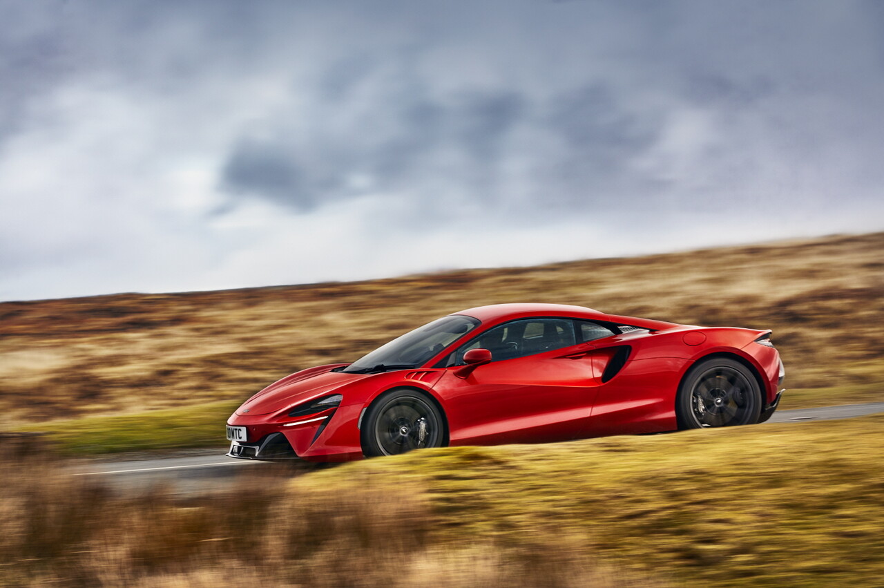 맥라렌, 680마력 하이브리드 슈퍼카 '아투라' 국내 인도 시작