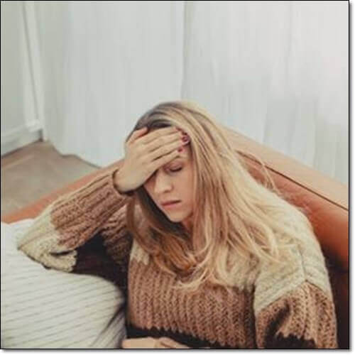 오쏘몰 이뮨 효능 면역력 강화, 독감에 걸린 여성