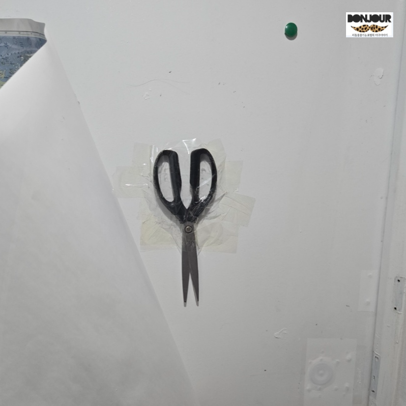 부동산 미신 현관문 가위 달기