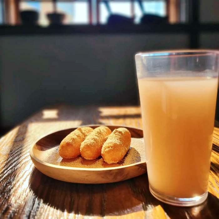 고두심이 좋아서 강릉 주문진 콩물도넛 맛집