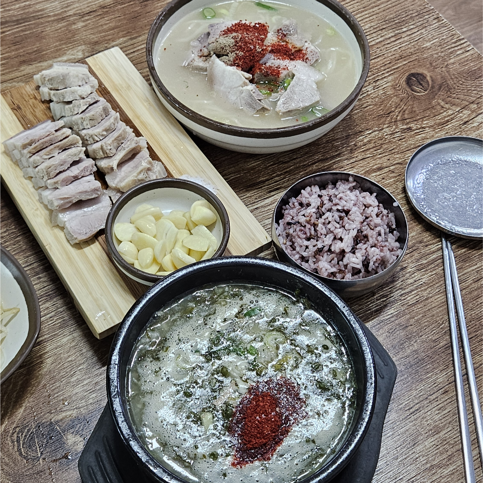 신설오름 / 몸국, 돔베고기