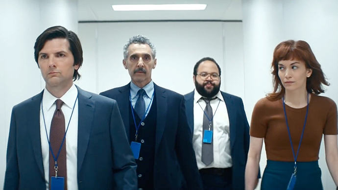 복도로-나온-마크와-동료들