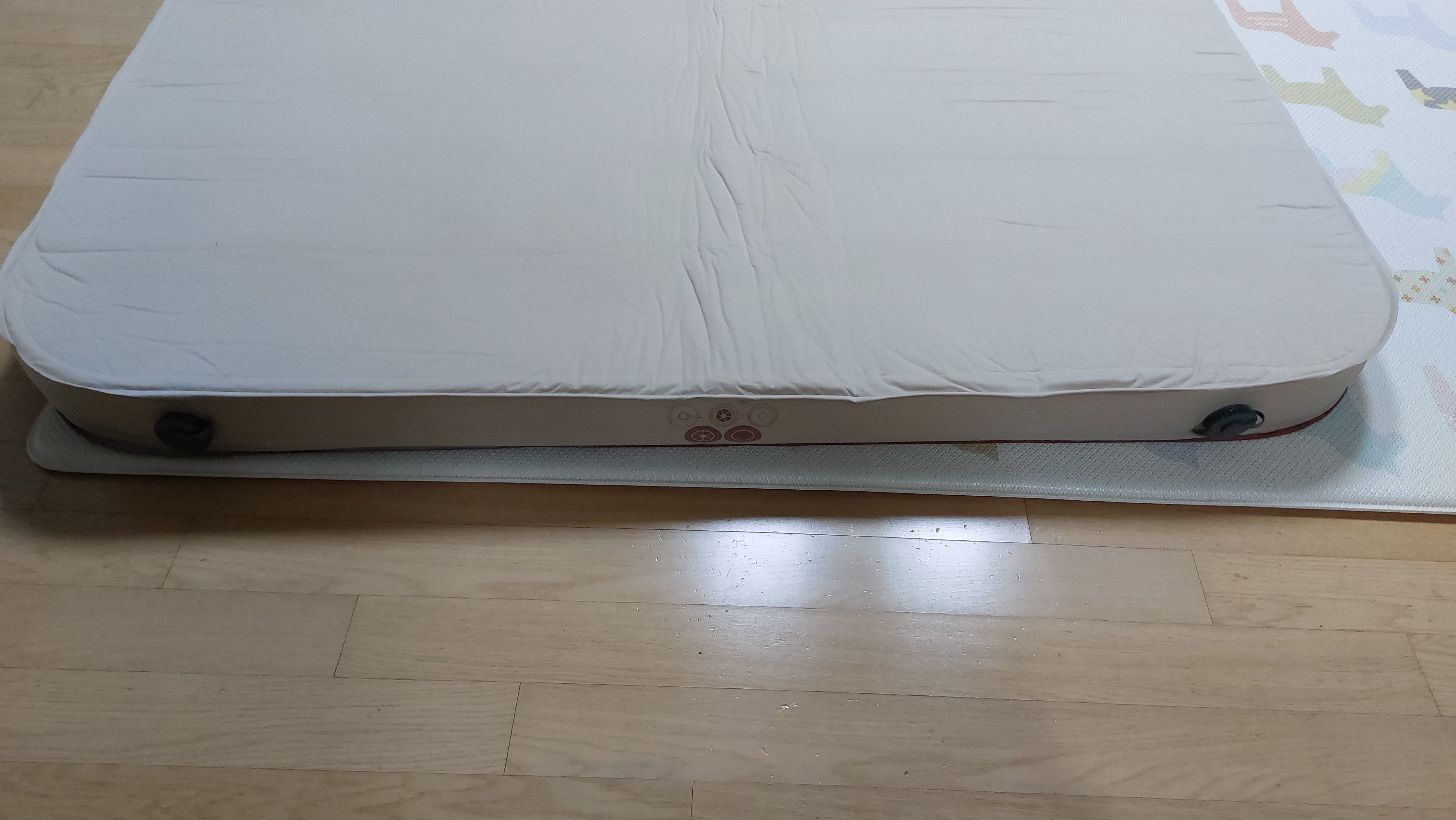 네이쳐 하이크 자충매트 더블사이즈 10CM 노즐구멍은 2개가 존재한다