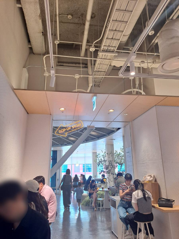 아이파크몰 푸드코트 앉을자리