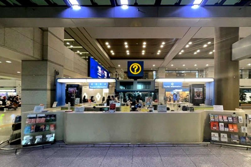 안내데스크 운영 및 위치 안내