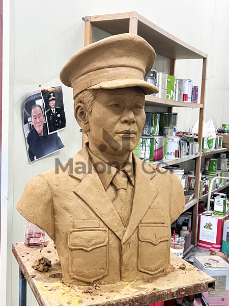 마롱컴퍼니 조형물 1