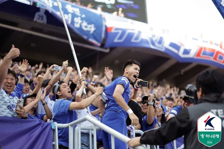 수원 부산 극장승: 수원 삼성, 부산 아이파크에 3-2 극적 승리…K리그2 선두 경쟁 점입가경