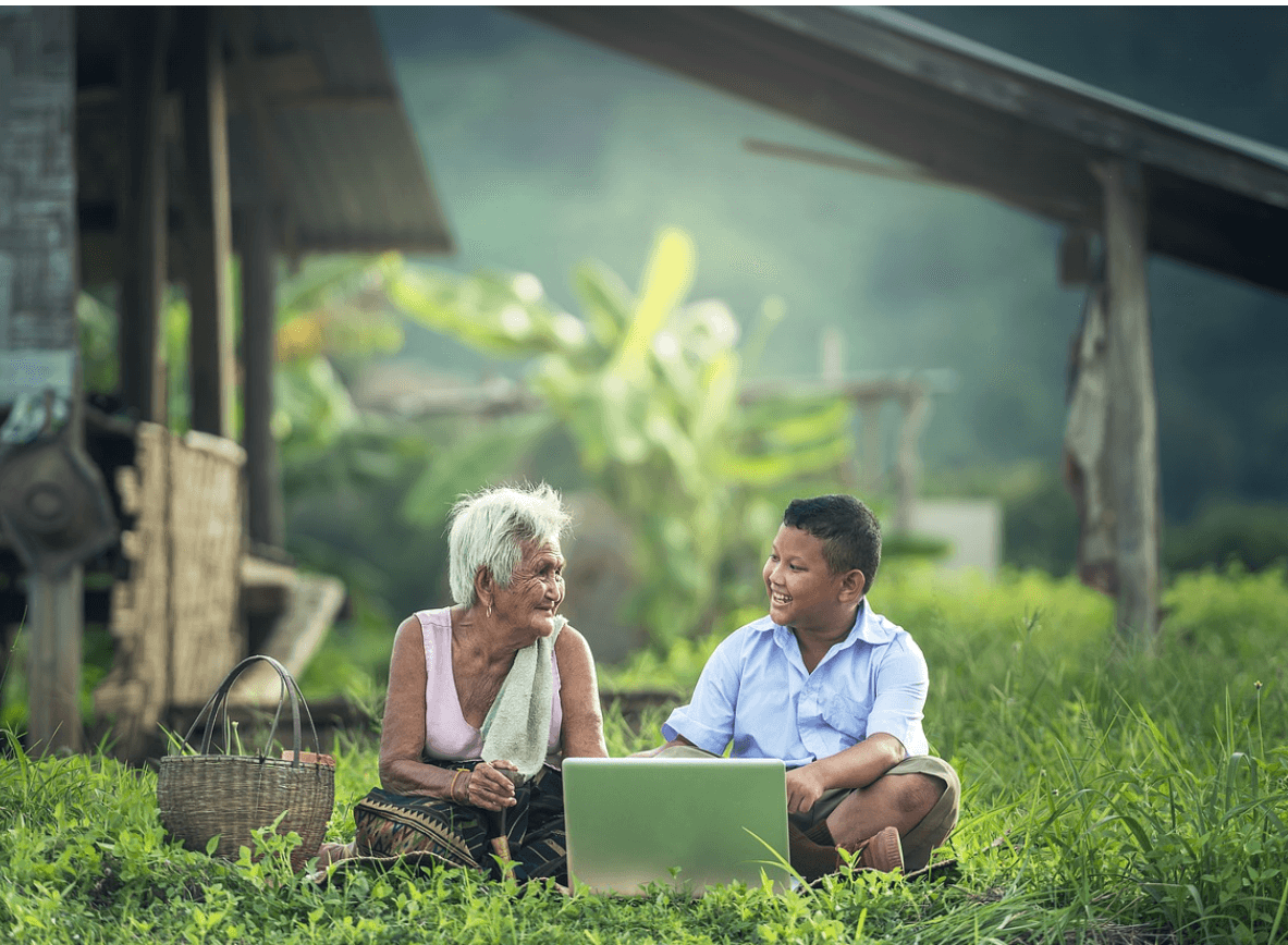 노년층 위한 디지털 교육 관련 사진