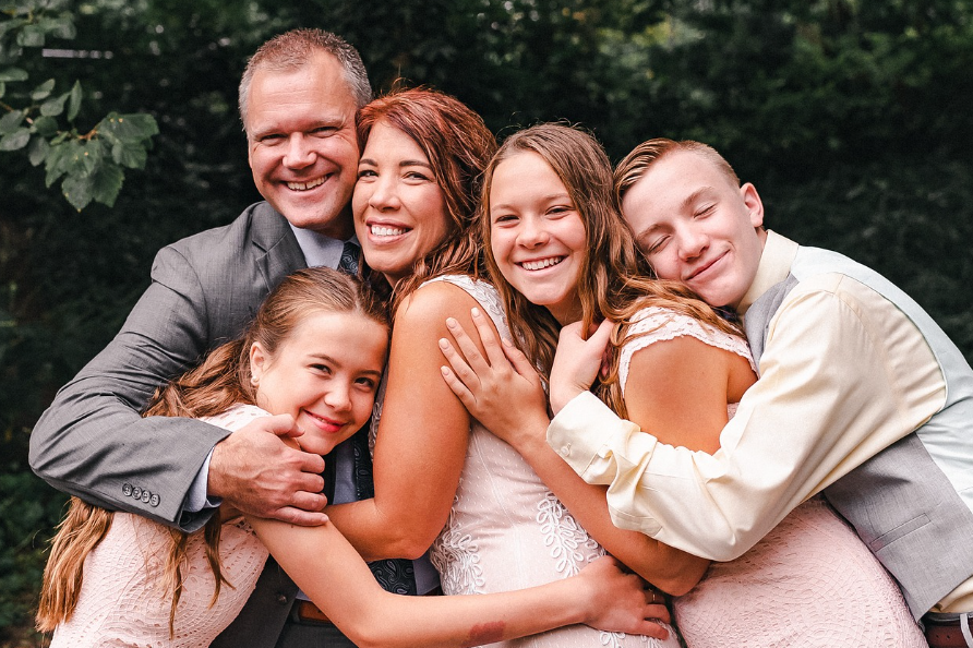 부모님과 함께 한 가족사진