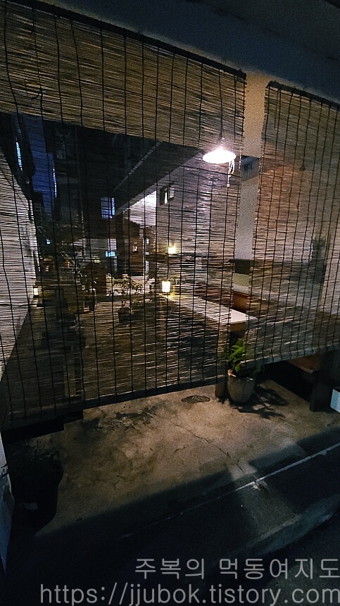 카페-코사메-테라스-공간