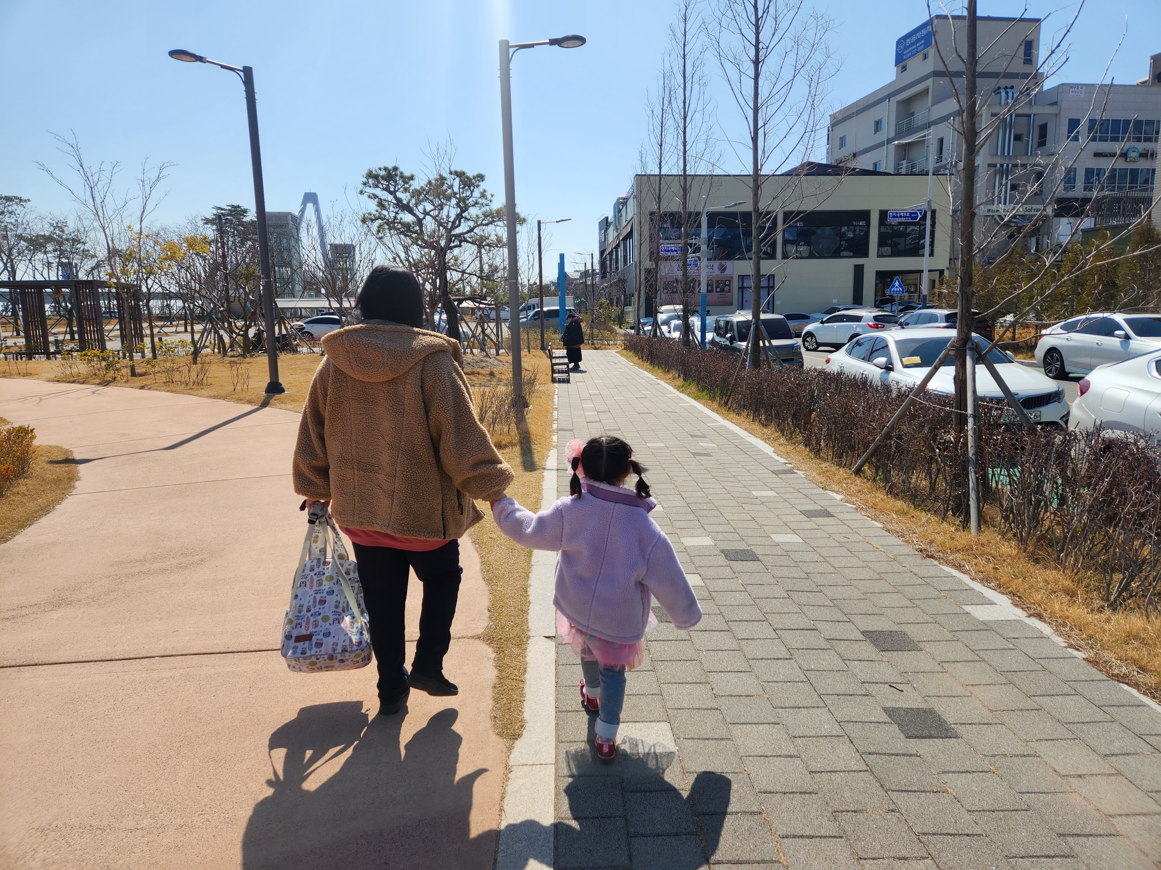 일삼육고기집 주변 주차장