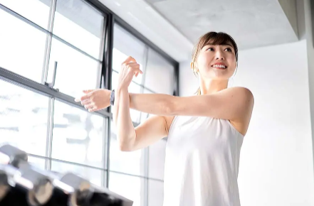 꾸준히 운동을 하여 체력을 기르다.