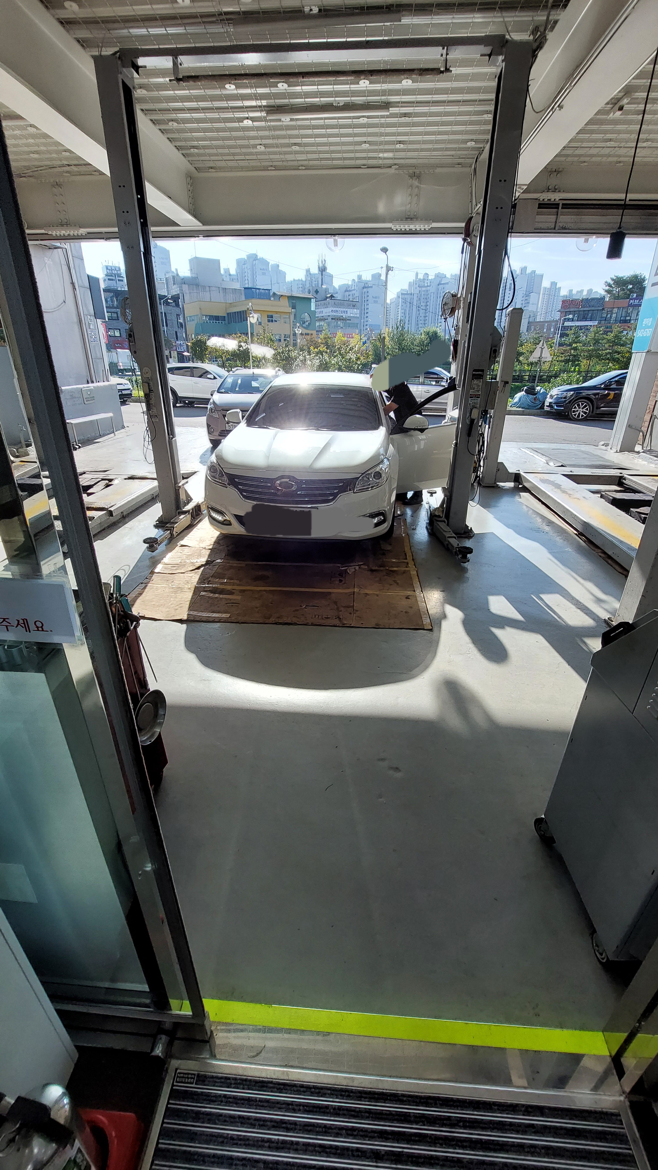 관저동 애니카랜드에서 수리중인 sm7