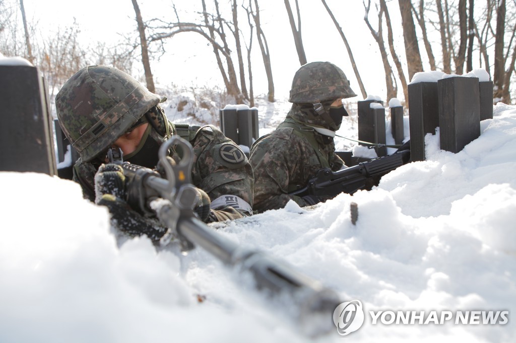 한국군 병력감소 모병제 병사처우개선 인구구조변화 현역판정기준 국방부 부대통합 스마트병력운용 사단해체 국방개혁 간부부족 육군구조변화