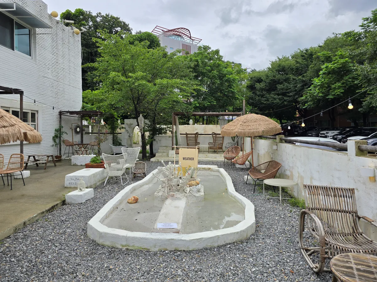 카페외부전경:테라스