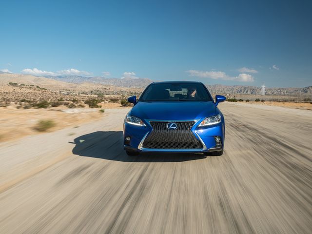 내구성 끝판왕 가성비 자동차 TOP 6 - 렉서스 CT200h