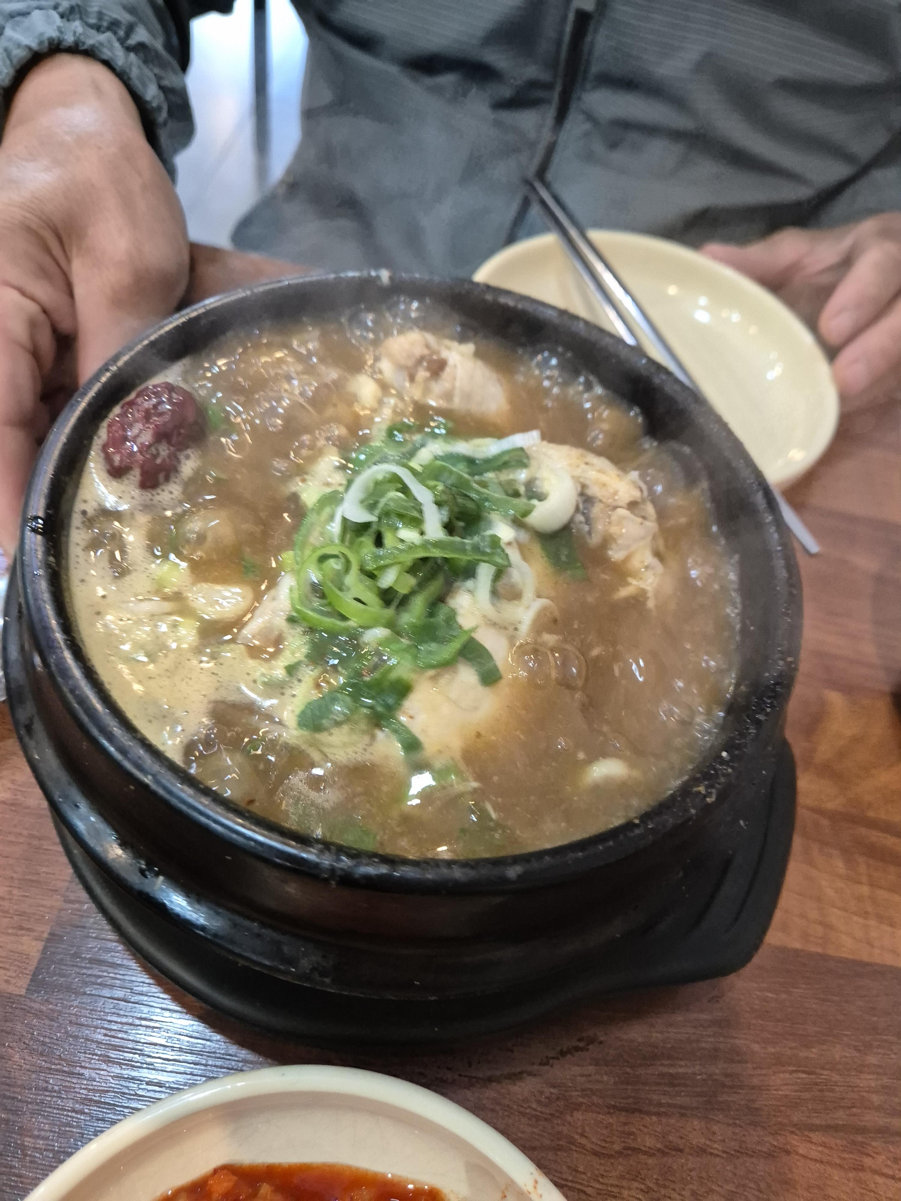 직산 삼계탕 토정삼계탕의 상황버섯 삼계탕